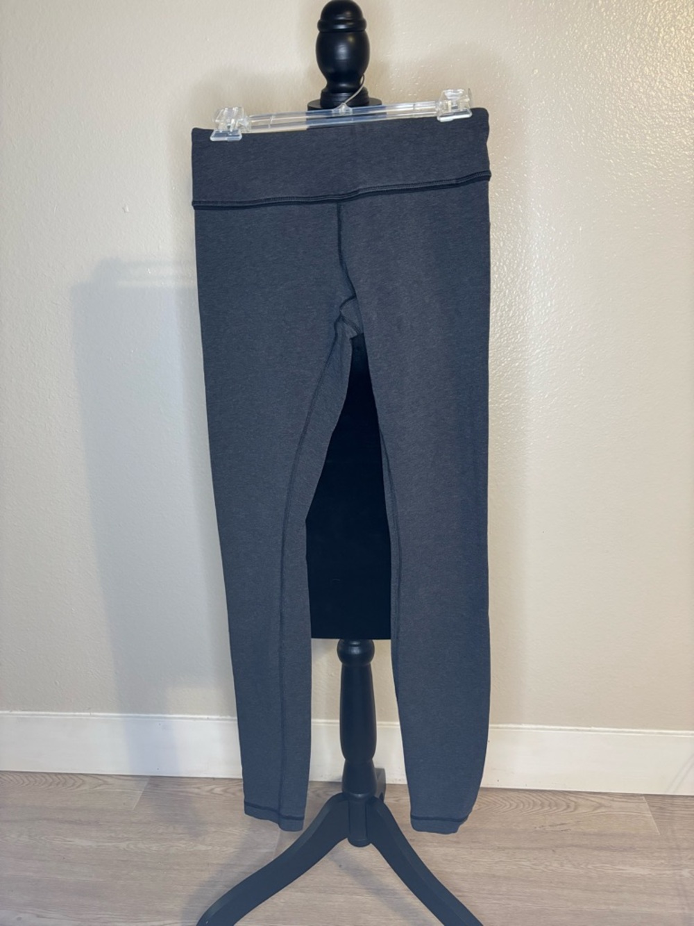 lululemon athletica Women’s Charcoal Leggings Size Small